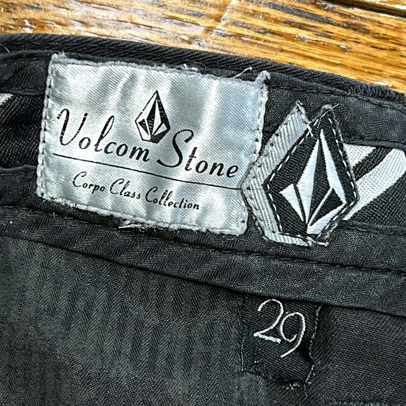 Volcom Stone Corpo Class Collection black/gray stripe shorts. Size 29. - Picture 2 of 13
